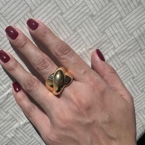 Elegant 14 K Gold Ring